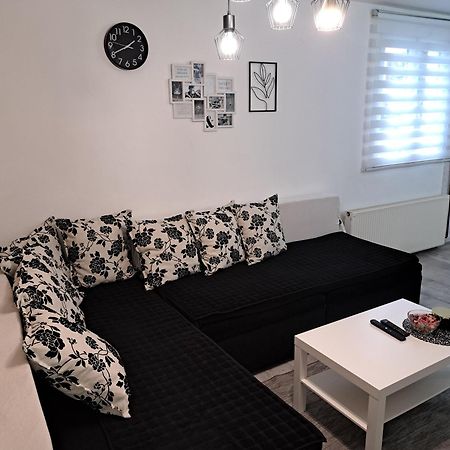 Stefan Apartman Нови-Сад Экстерьер фото