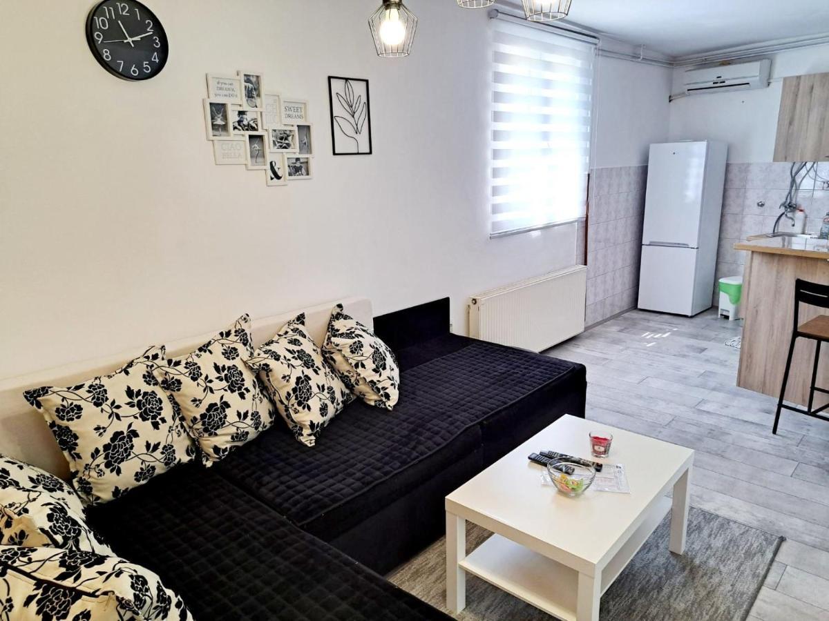 Stefan Apartman Нови-Сад Экстерьер фото